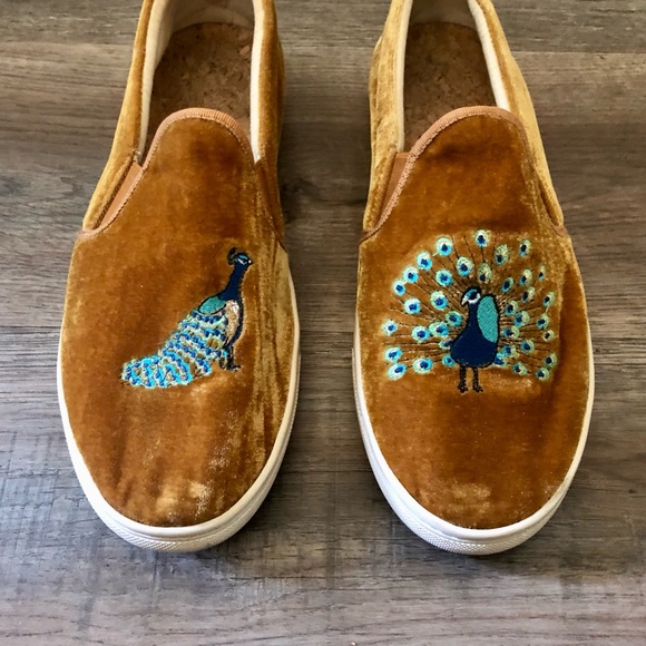 Soludos Gold Velvet Peacock Slip Ons - Picture 2 of 7